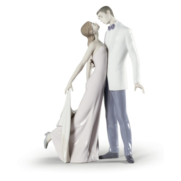 Фигурка Lladro Счастливая годовщина 21×32 см